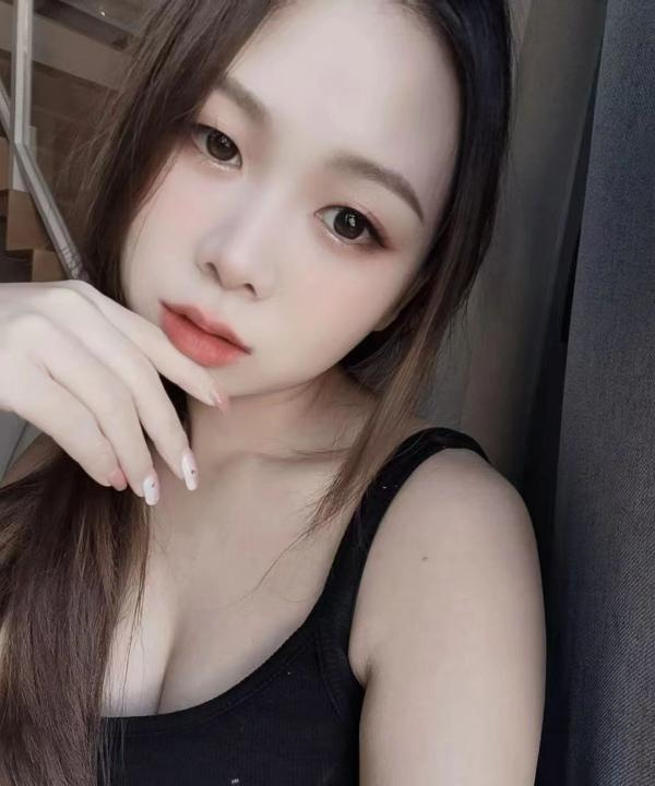 清纯可爱安娜