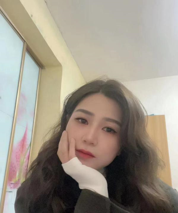 车坊娇小美女