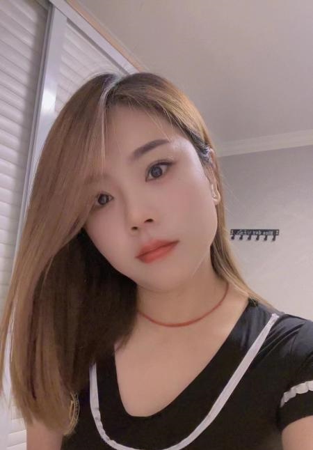 体验气质短发妹宝儿