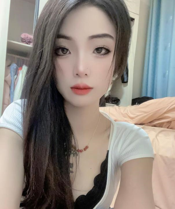 武侯嫩胸小骚妹