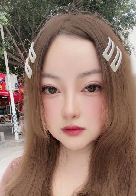 龙华大胸少妇叮当