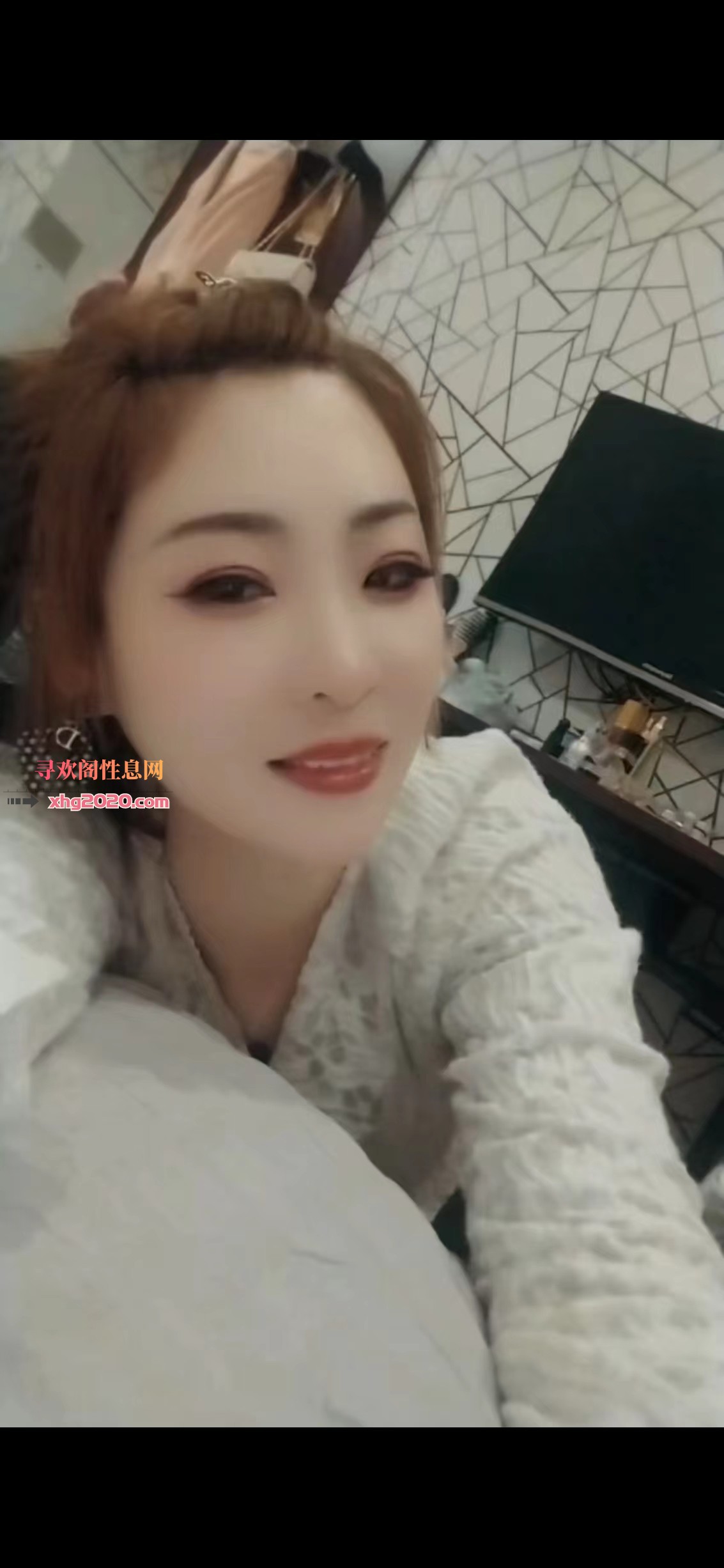 包河纹身少妇