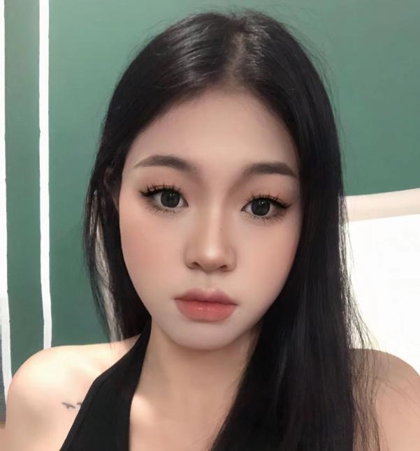 九头身美女