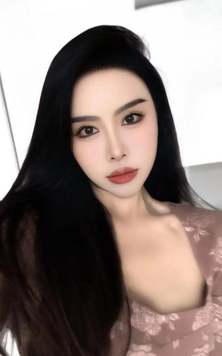 东站大长腿妹子