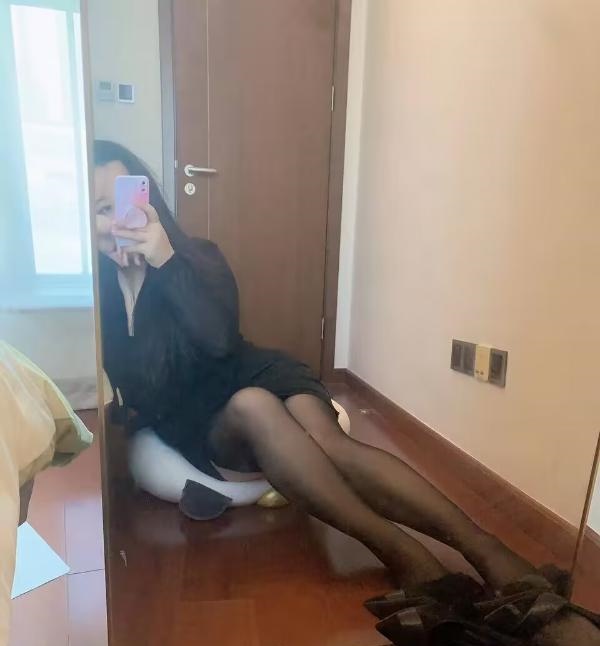 长腿丰满圆润御姐