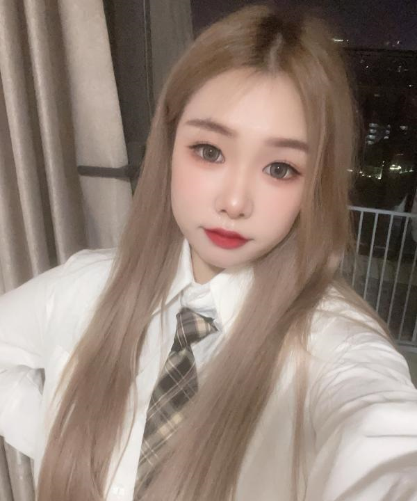 年轻妮妮小可爱