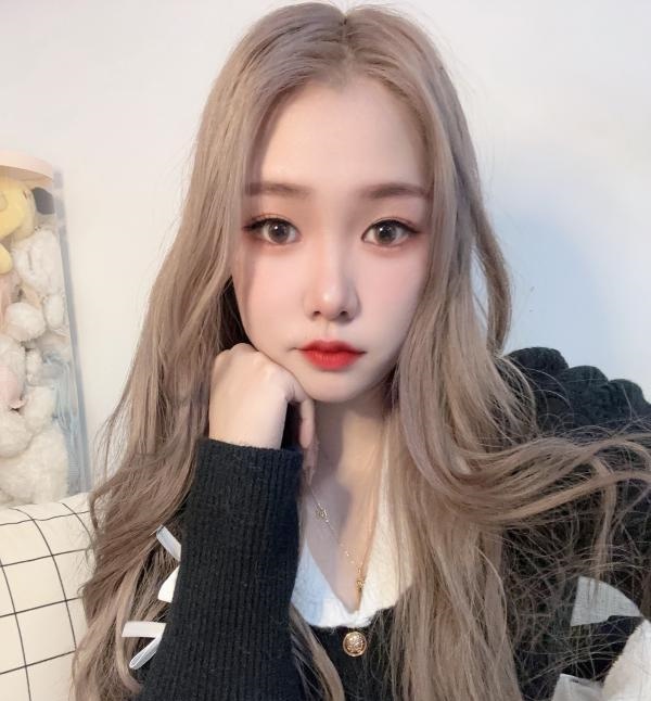 年轻妮妮小可爱