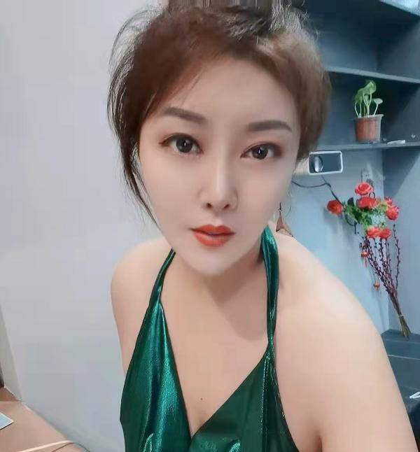 欲求不満少妇 黄咪