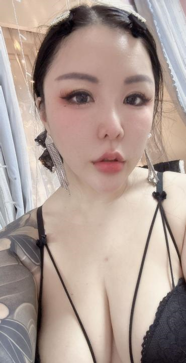 中项翘臀大胸小野猫