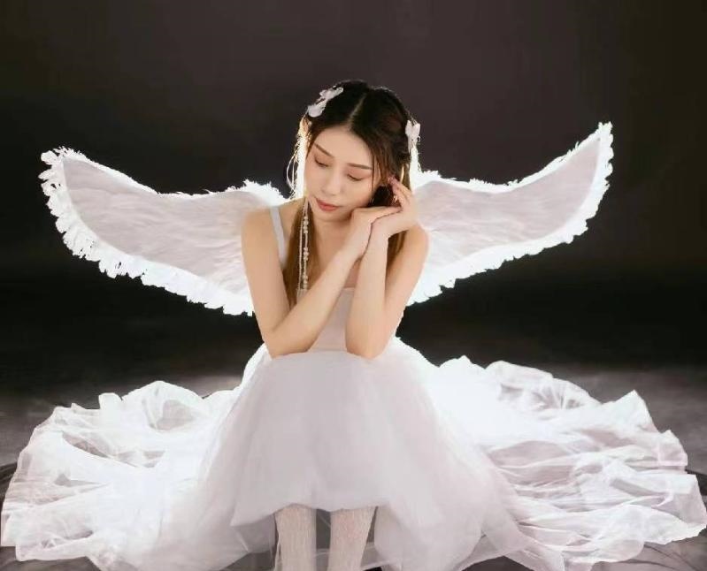 番禺态好肤白朵朵