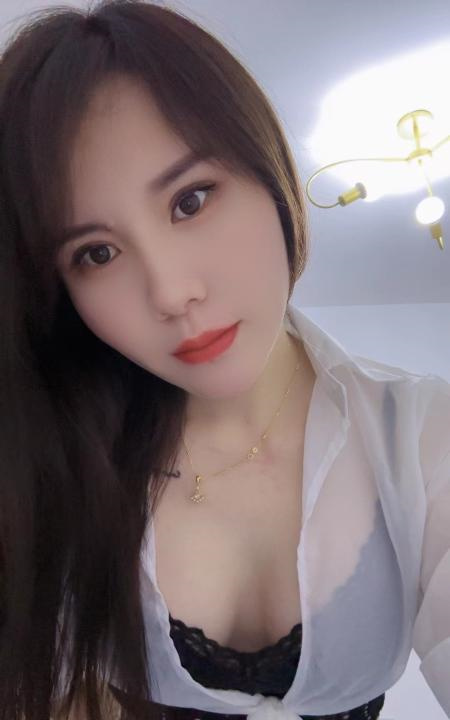 美胸小少妇