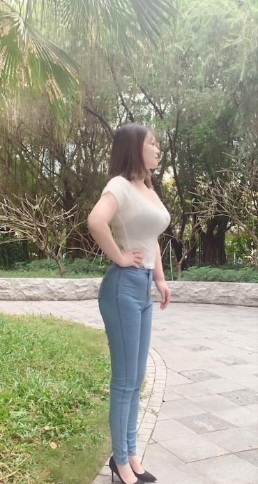 美臀金莲老师