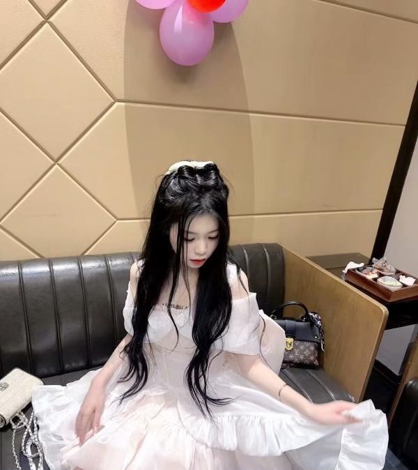 光谷年轻小姐姐