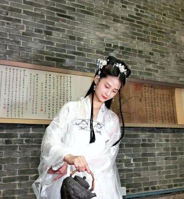 广州颜值丝足美女