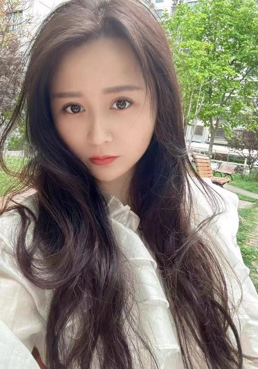 开心小可爱妹子