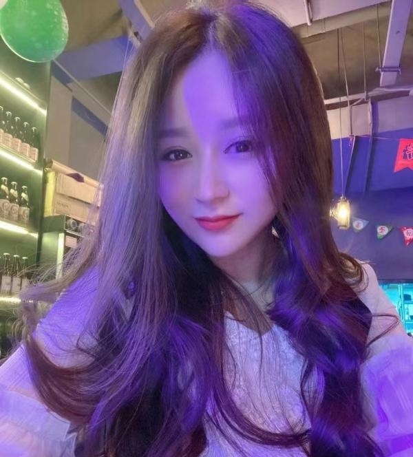 开心小可爱妹子