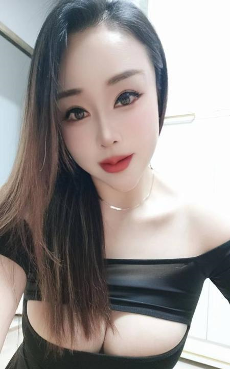 朝阳大胸翘臀妹子