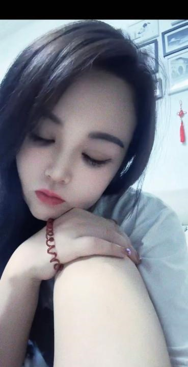 美腿玉足小骚货