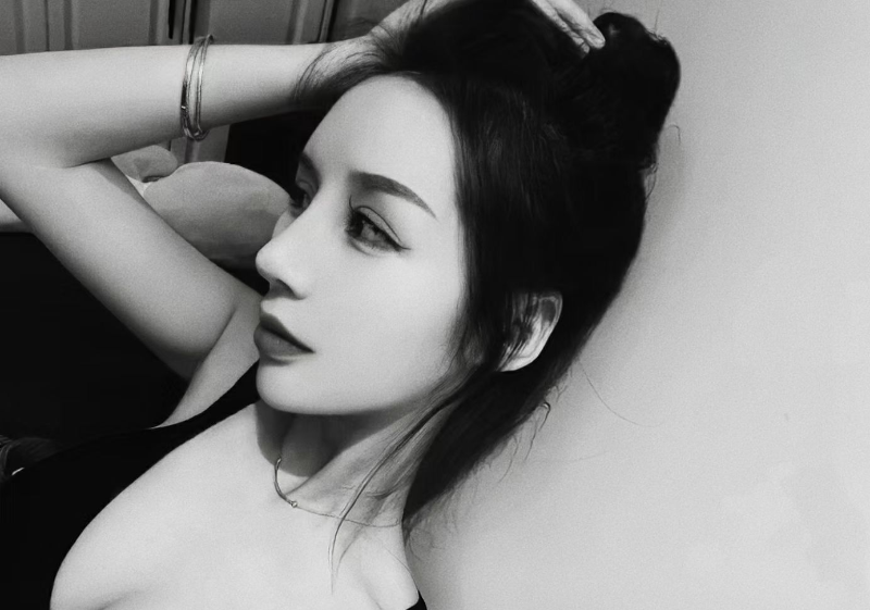 蜜桃成熟出水的妹子