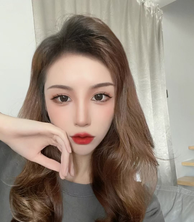 蜜桃成熟出水的妹子