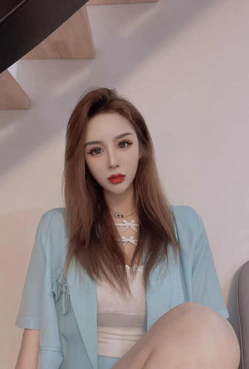 蜜桃成熟出水的妹子