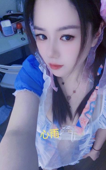 三块少妇