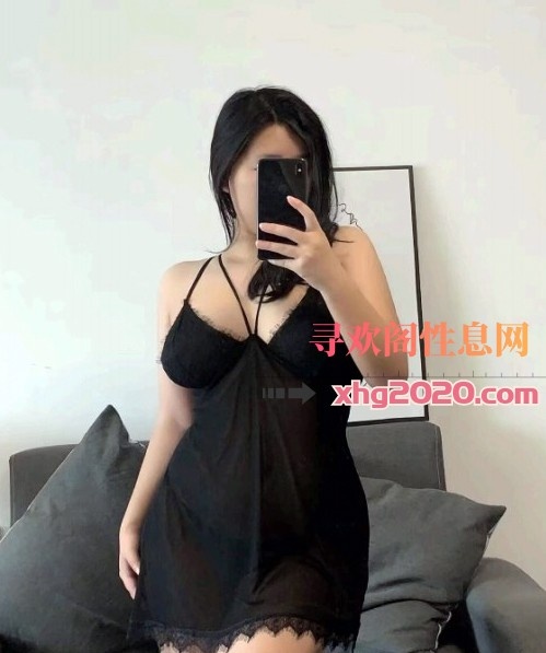 大胸服务型坦克姐