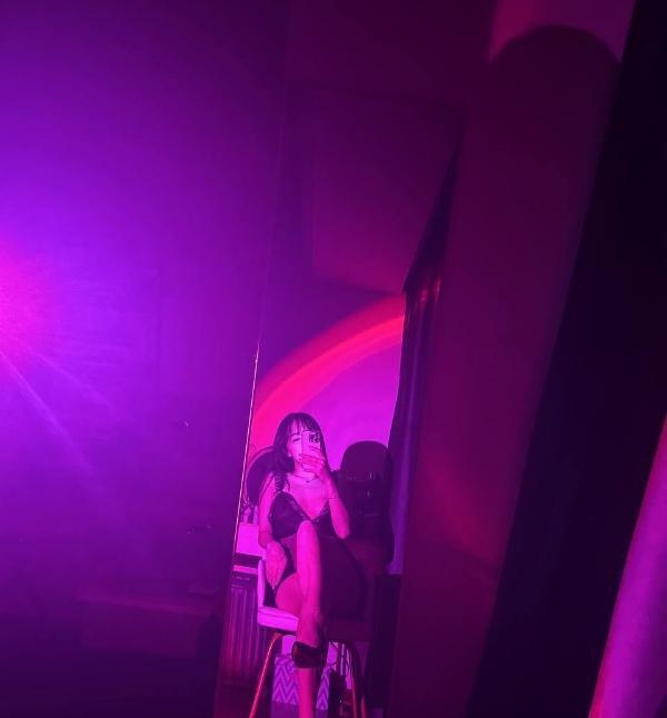 皮肤嫩滑御姐七七