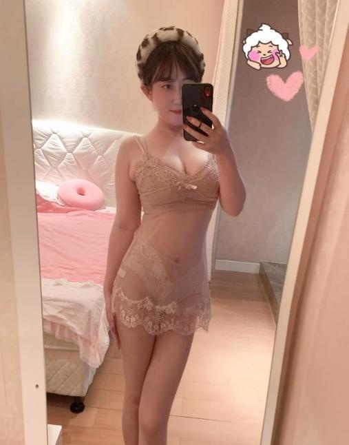 苗条小少妇古香