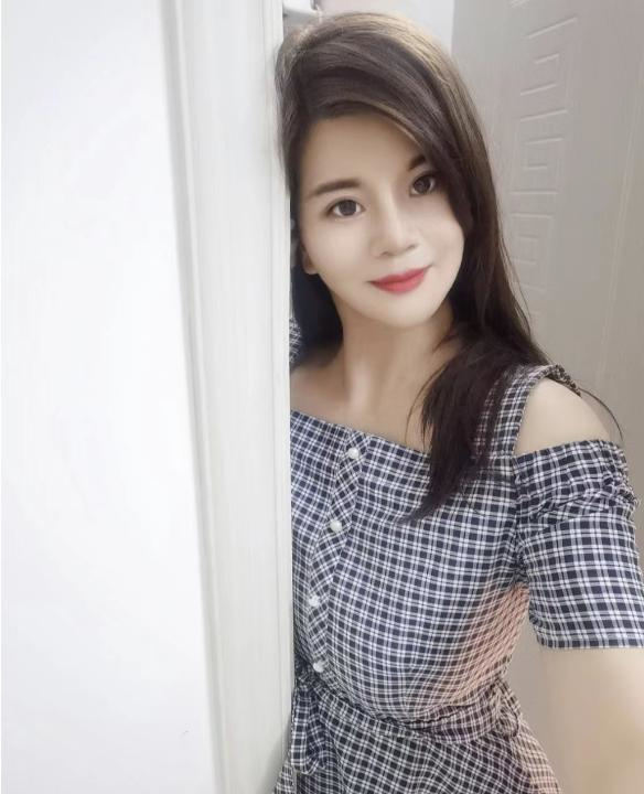 布吉骚诗诗