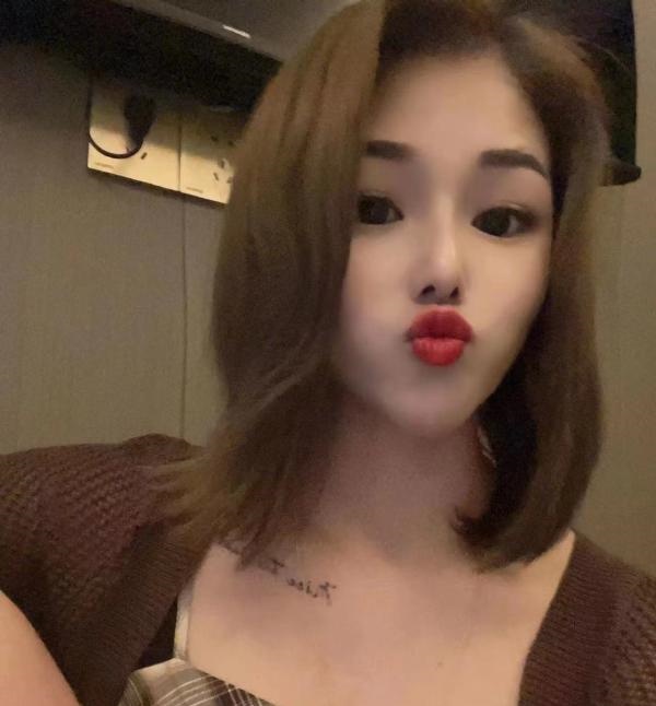 白云大长腿小七