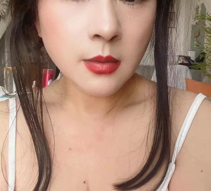 苏州吴中巨乳双飞