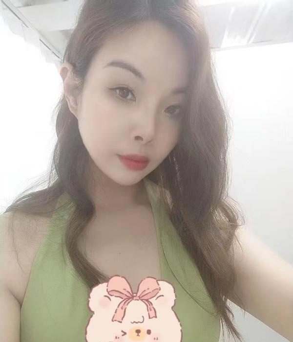 长腿御姐佩佩
