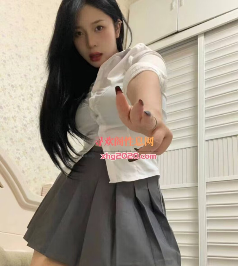 三点粉嫩年轻小妹