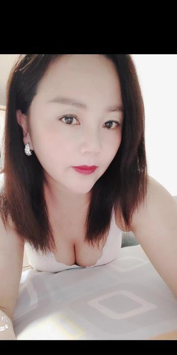 骚逼大屁股少妇