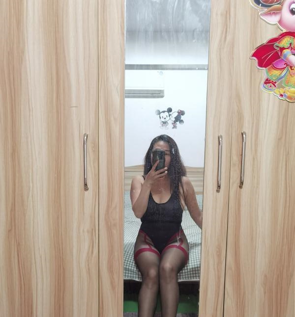硚口区服装店老板娘