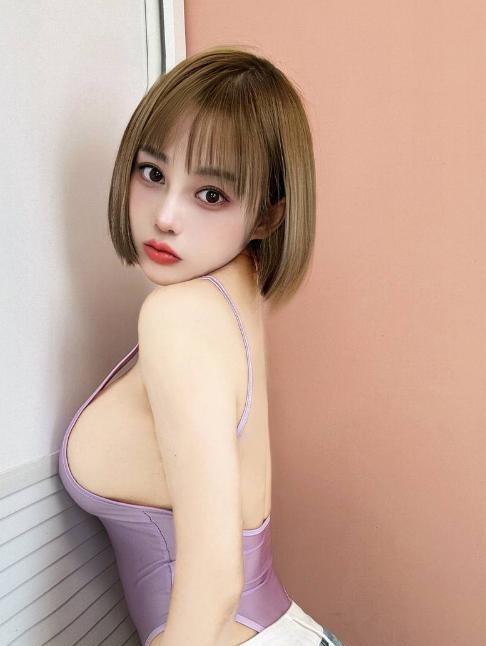 大胸撩人风骚妹子