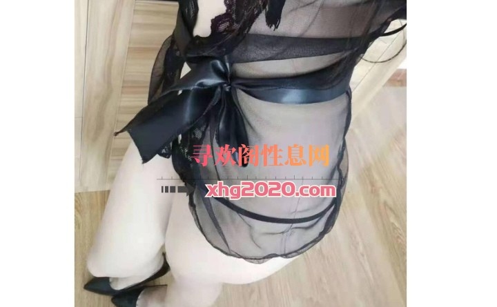 腿很长长得还在行可以试试很听话可以自己找地方