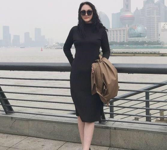 丰乳肥臀的高个熟女
