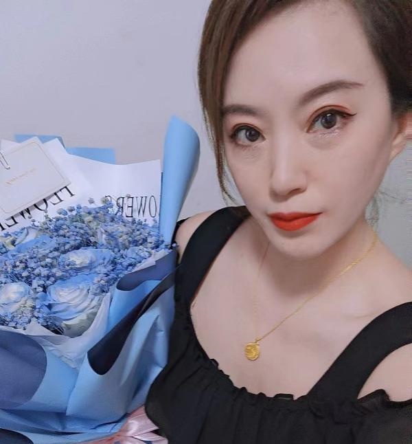黑丝美腿猪猪