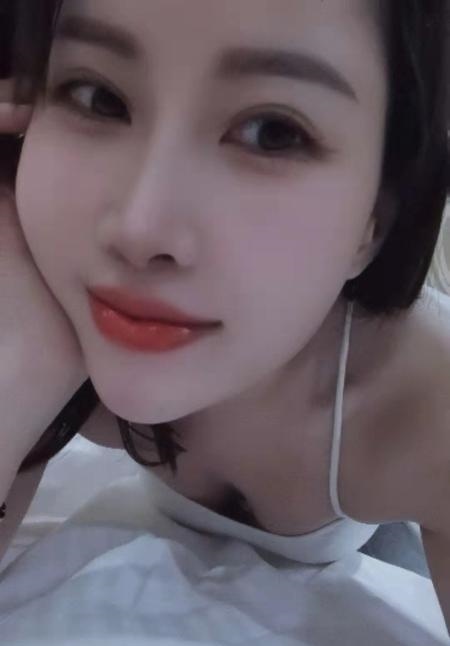 姑苏粉嫩少女