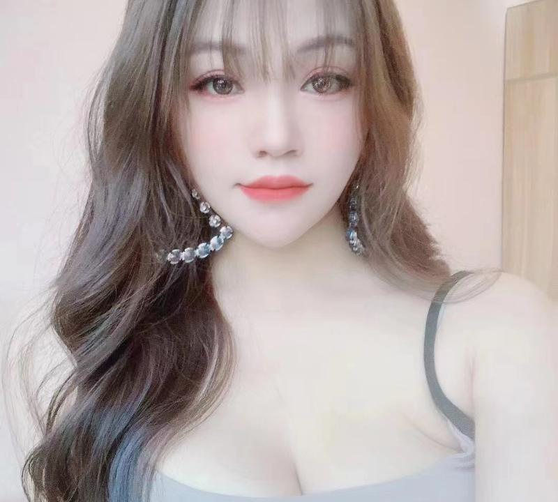微胖型很有肉感可颜射