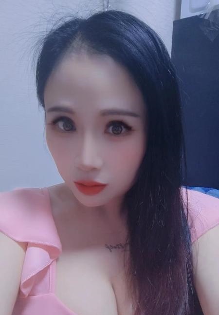 大胸美女老师会玩