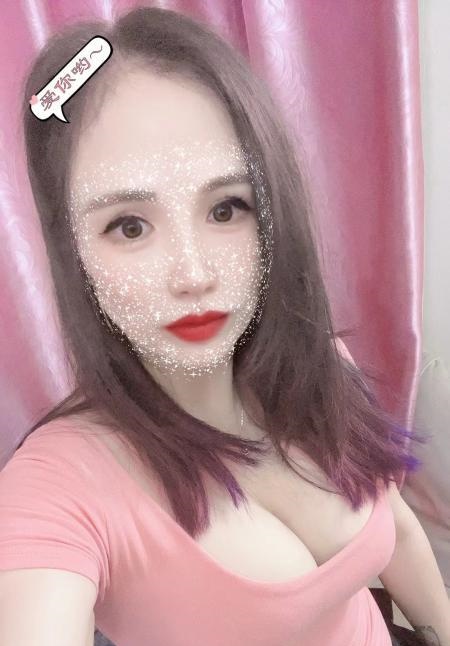 大胸美女老师会玩