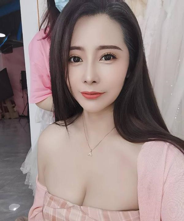颜值身材都好的妹子