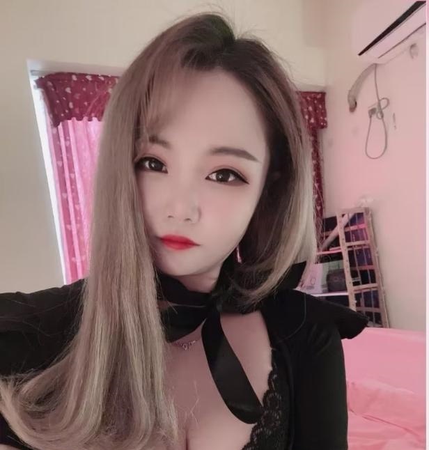 王家湾大胸性感骚货
