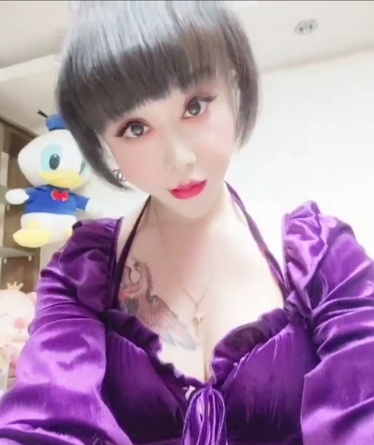 颜值标致妩媚浪女