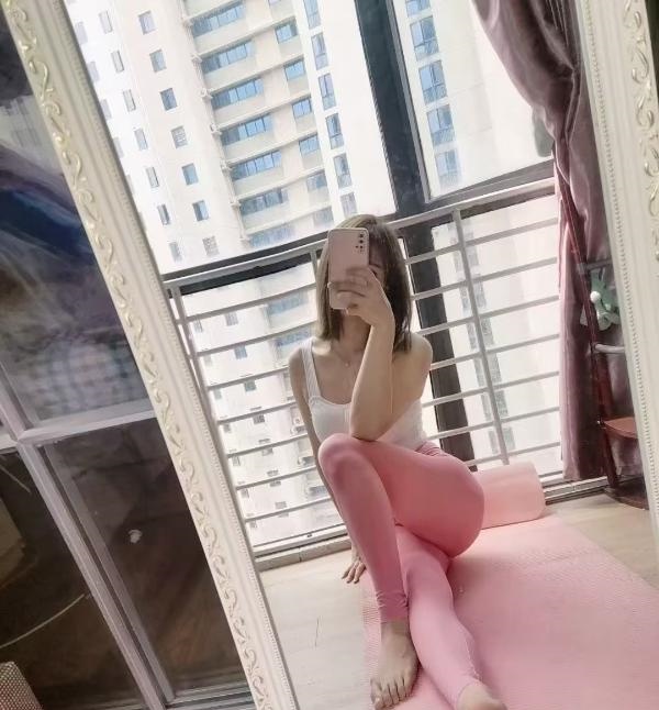江宁瑜伽一字马安妮