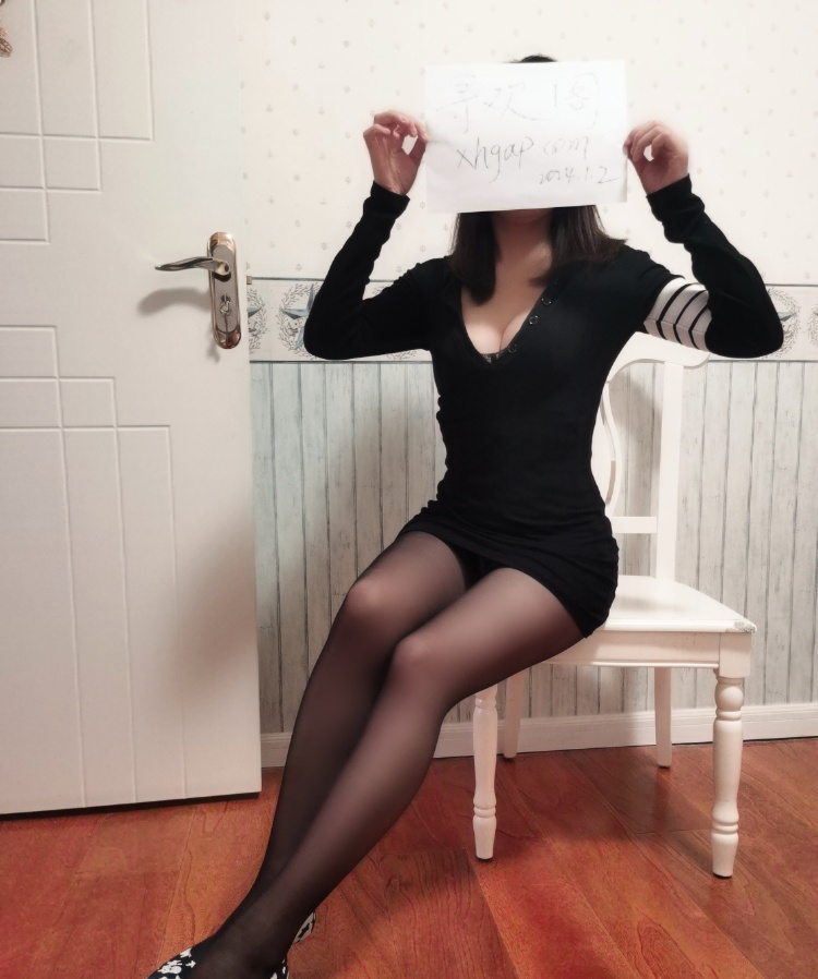 高颜值大胸露西