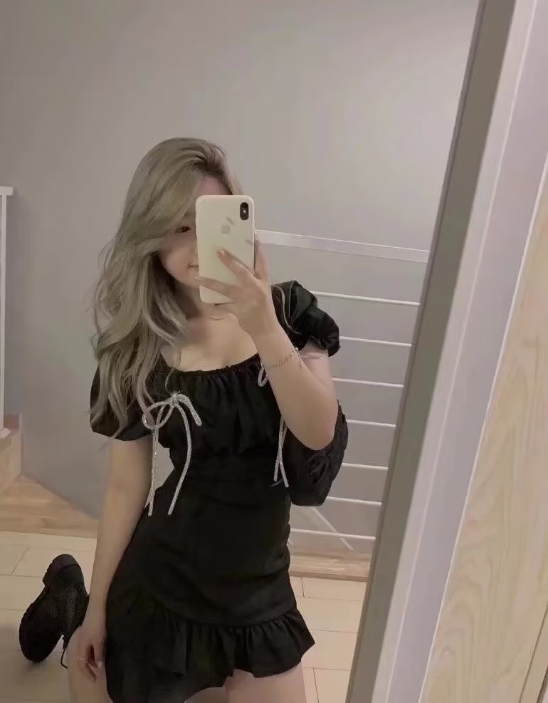 滨湖公寓骚气十足妹子